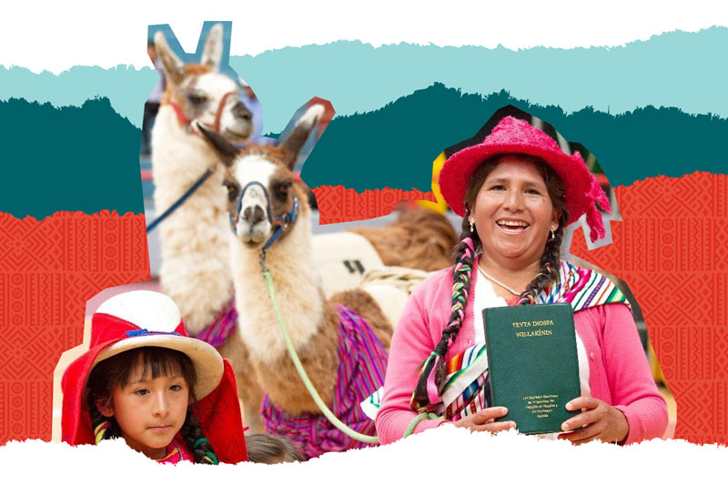 Smiling people holding newly translated Huaylas Quechua Bible